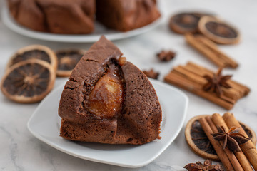 Schokoladen Lebkuchen Torte mit Birnen 