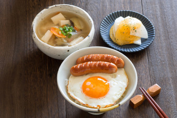 目玉焼き丼 晩御飯セット