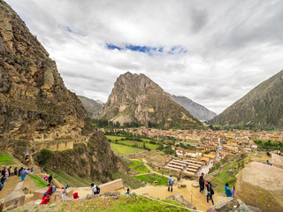 Ollantaytambo city and the Pinkuylluna deposits on the mountain
