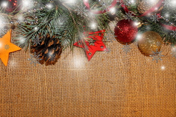 красивый новогодний фон с елочными игрушками и...