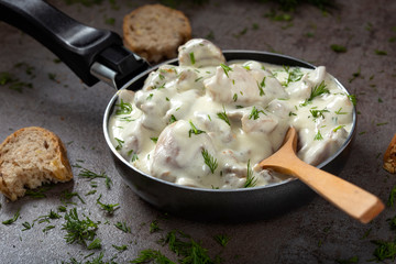 Stew made from fired chicken and sour cream