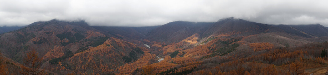 Naklejka premium Beautiful autumn panoramic landscape mountain renge view at Hakuba valley in Nagano, Japan