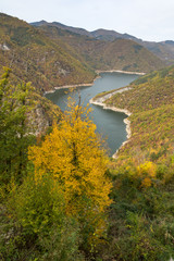 Obraz premium Amazing Autumn view of Tsankov kamak Reservoir, Smolyan Region, Bulgaria