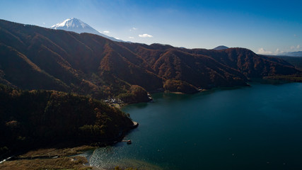 秋の富士山と西湖