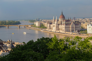 Fototapeta na wymiar Hungarian Parliament and Danube river -panorama