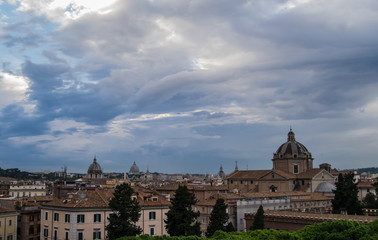 Fototapeta na wymiar Rome, Italy: cityscape in cloudy day