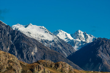 Obraz premium Mount Sunday landscape, scenic view of Mount Sunday and surroundings in Ashburton Lakes District, South Island, New Zealand