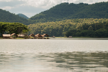 Houseboat with Beautifull views of reservoir mountain is 