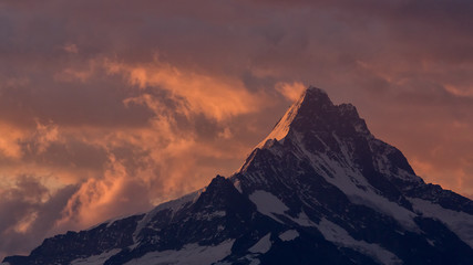 Gipfel im Morgenrot bei Sonnenaufgang