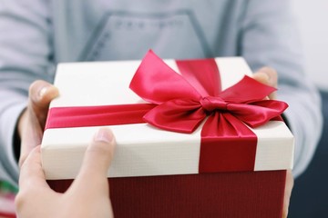Lovers give presents on Christmas Day.