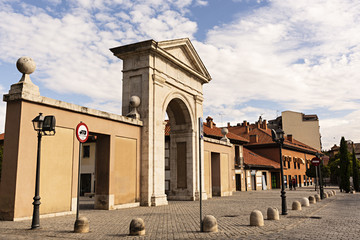 Obraz premium Puerta de Madrid en Alcalá de Henares, Madrid.