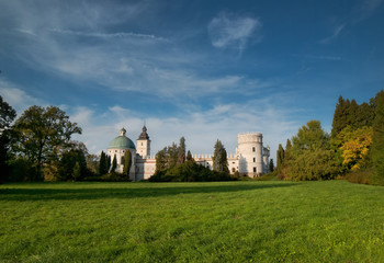 Fototapeta na wymiar Krasiczyn Castle, park