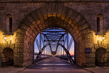 Portal Alte Harburger Elbbrücke in Hamburg