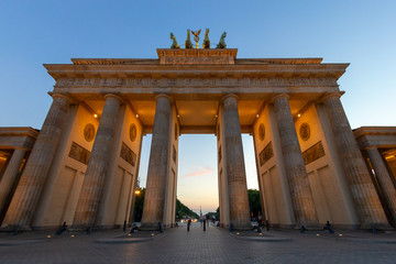 Obraz premium Brandenburg Gate Berlin evening