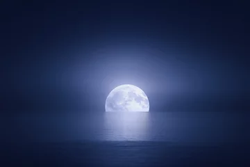 Fotobehang grote maan boven de zee & 39 s nachts © mimadeo