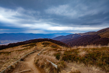 Fototapeta premium Krajobraz jesiennych szczytów Karpat.