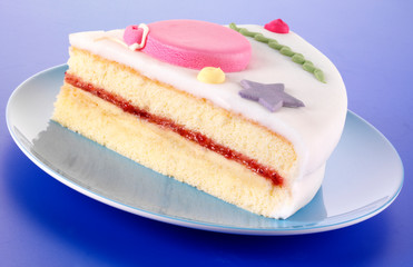 SLICE OF PARTY CAKE