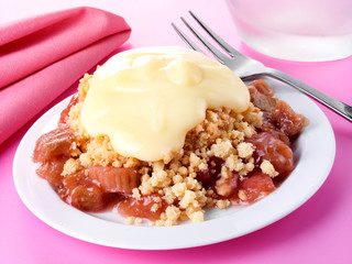 RHUBARB CRUMBLE