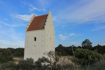 Fototapeta na wymiar versandete Kirche (Tilsandede Kirke), Wahrzeichen, Skagen, Dänemark