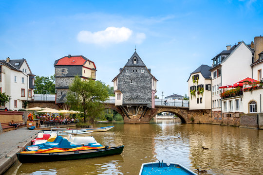 Germany, Rhineland-Palatinate, Bad Kreuznach, Old town, Old Nahe bridge with Bridge houses
