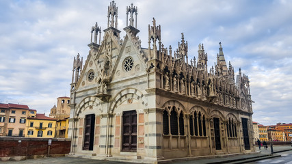 Fototapeta na wymiar Church Santa Maria della Spina in Pisa, Italy.