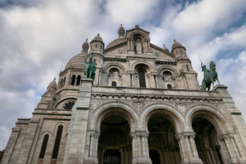 Fototapeta na wymiar Montmartre Church in Paris, France