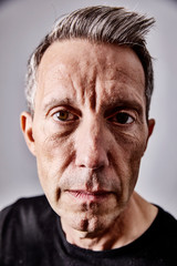Maann, grauhaarig, bestager, Portrait