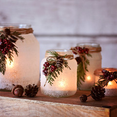 Weihnachtslaternen - Winterlich dekorierte Windlichter für die Weihnachtszeit