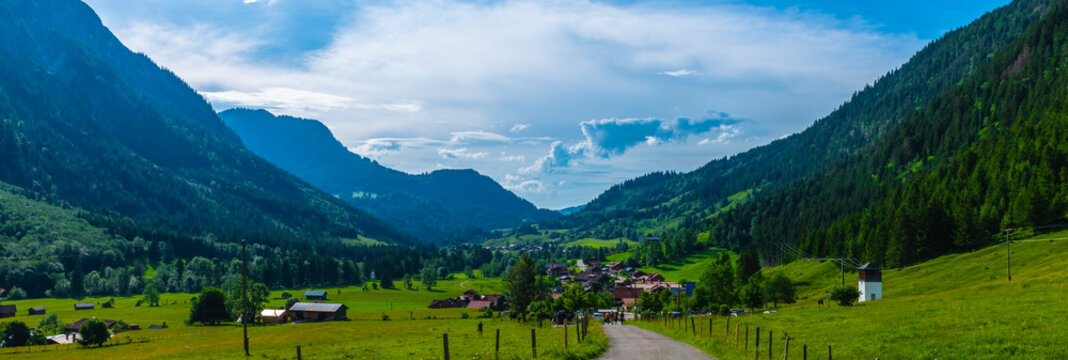 Bergdorf Hinterstein Bergsteigerdorf  bei Hindelang Allg&auml;u