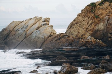 Fototapeta na wymiar the rocks in the sea in the coast