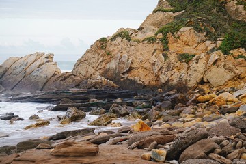 Fototapeta na wymiar the rocks in the sea in the coast