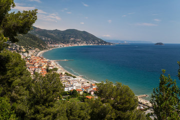 Fototapeta na wymiar View to the coast of the Ligurian sea, Italy