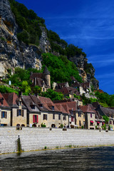 Fototapeta na wymiar The beautiful medieval village of La Roque Gageac on the Dordogne River in Aquitaine, France