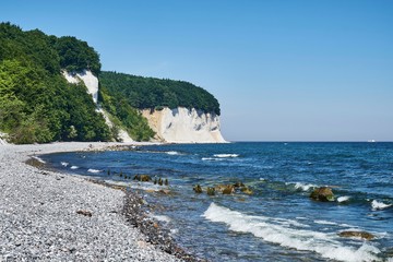 Pebble beach, chalk coast in Sassnitz, Jasmund National Park, Island of Rugen, Baltic coast, Mecklenburg-Western Pomerania, Germany, Europe