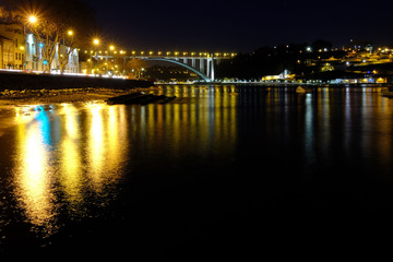 Fototapeta na wymiar Night view at Porto, Portugal