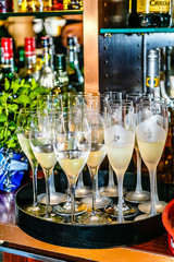 Sylwestrowe kieliszki szampana