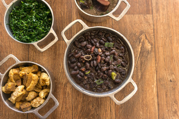 Dishes that are part of the traditional feijoada, typical Brazilian food