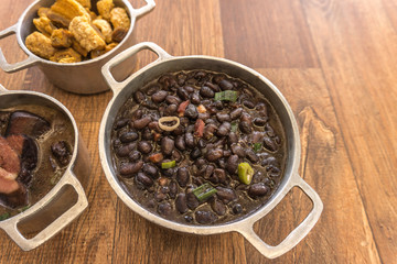 Dishes that are part of the traditional feijoada, typical Brazilian food