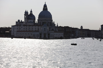 Venice canal in back light 5294