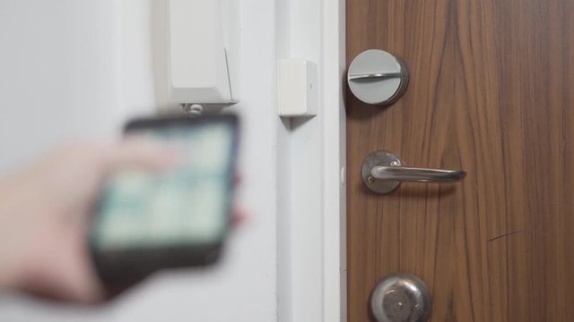 Locking door with smart lock