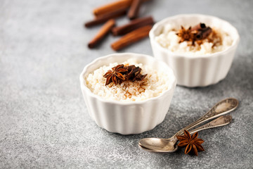 Rice porridge with cinnamon
