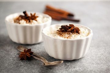 Rice porridge with cinnamon