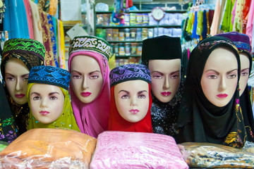 mannequins with muslim headwear