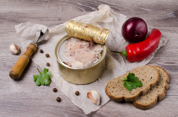 Canned meat fillet
