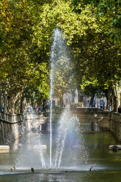 Fontaine,jardin de la fontaine à Nîmes.