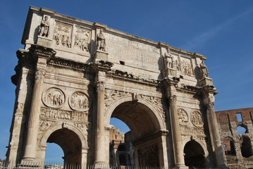 Fototapeta na wymiar Il Colosseo a Roma