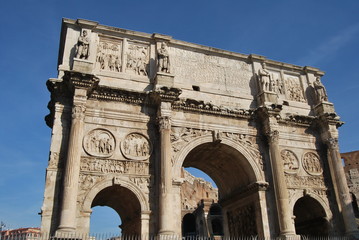 Fototapeta na wymiar Il Colosseo a Roma