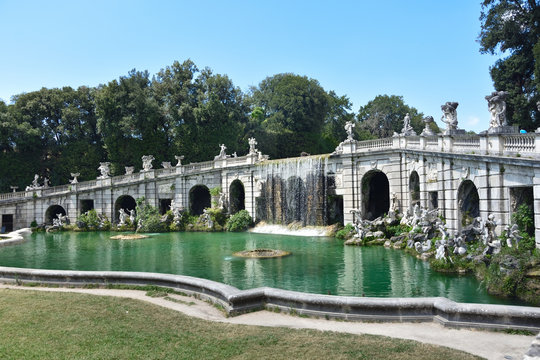 Reggia di Caserta fontanna Eola