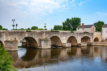Fototapeta na wymiar Saint-Aignan. Le pont sur le Cher. Loir-et-Cher. Centre-Val de Loire