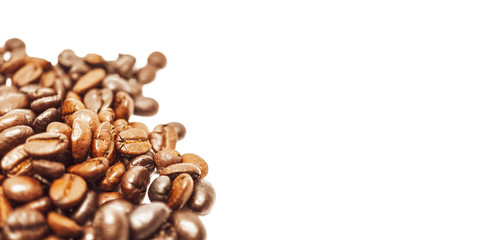 Coffee beans on white background, chicchi di caffe' su sfondo bianco